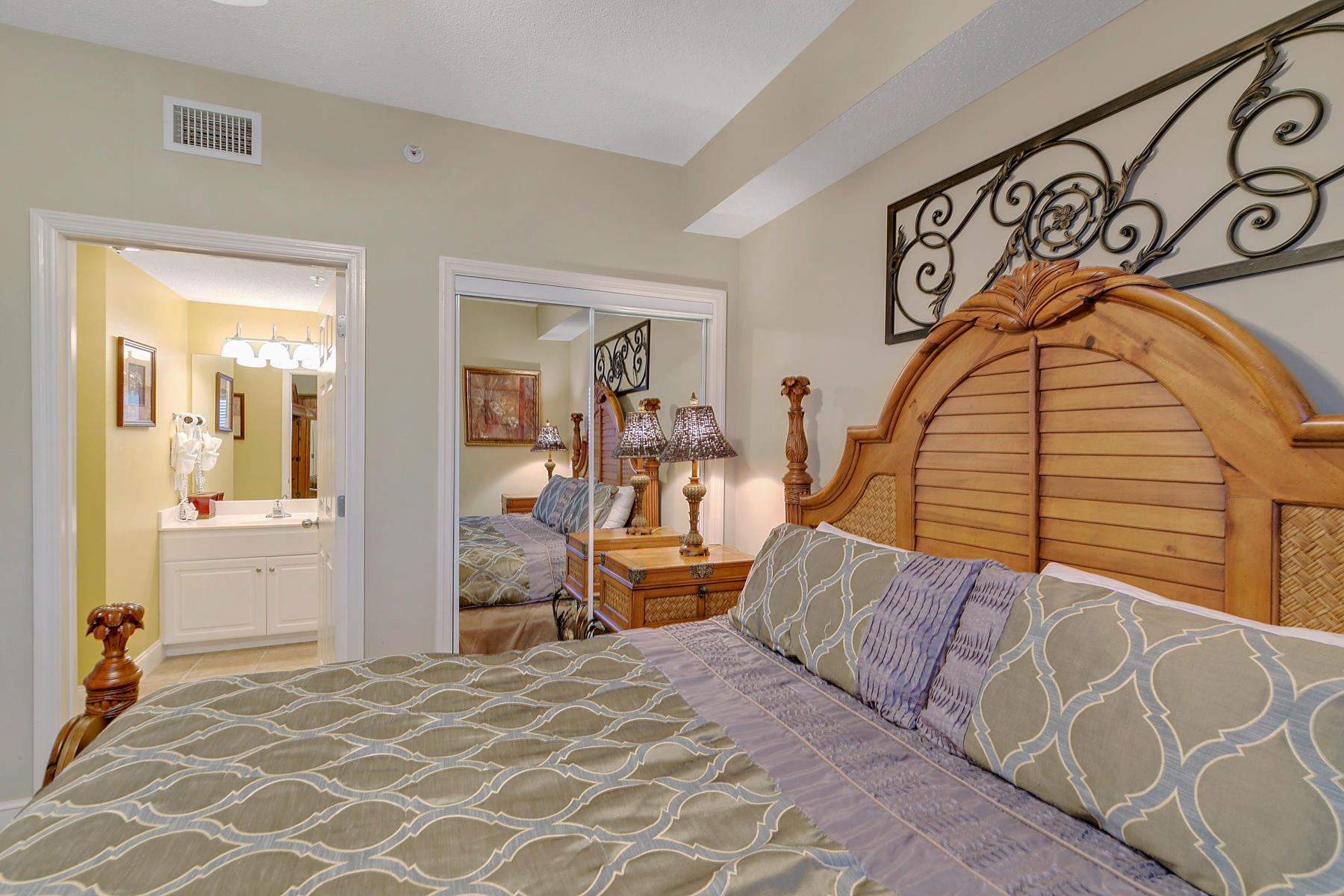 MAJESTIC BEACH TOWERS I - Residential