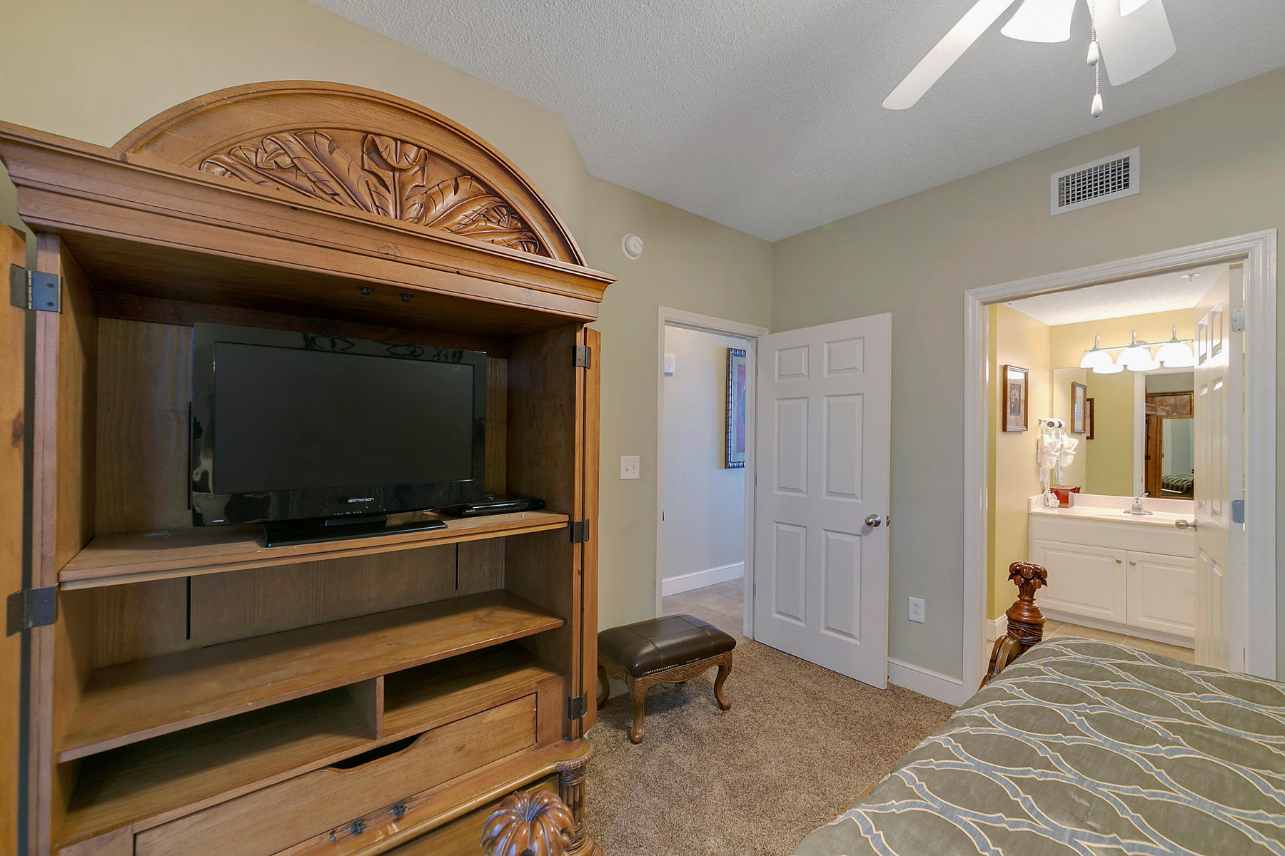 MAJESTIC BEACH TOWERS I - Residential