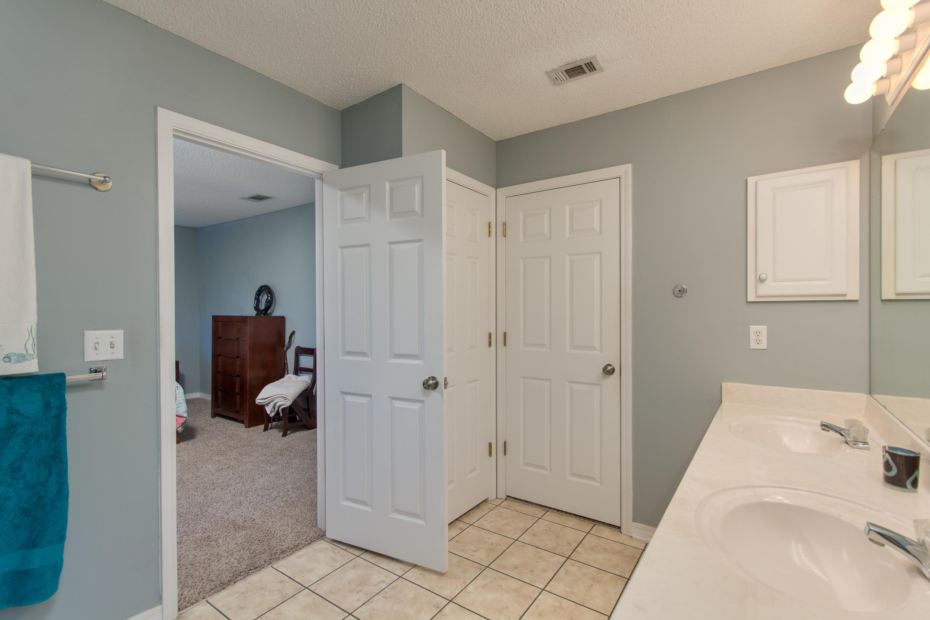 TWIN LAKES ESTATES - Residential