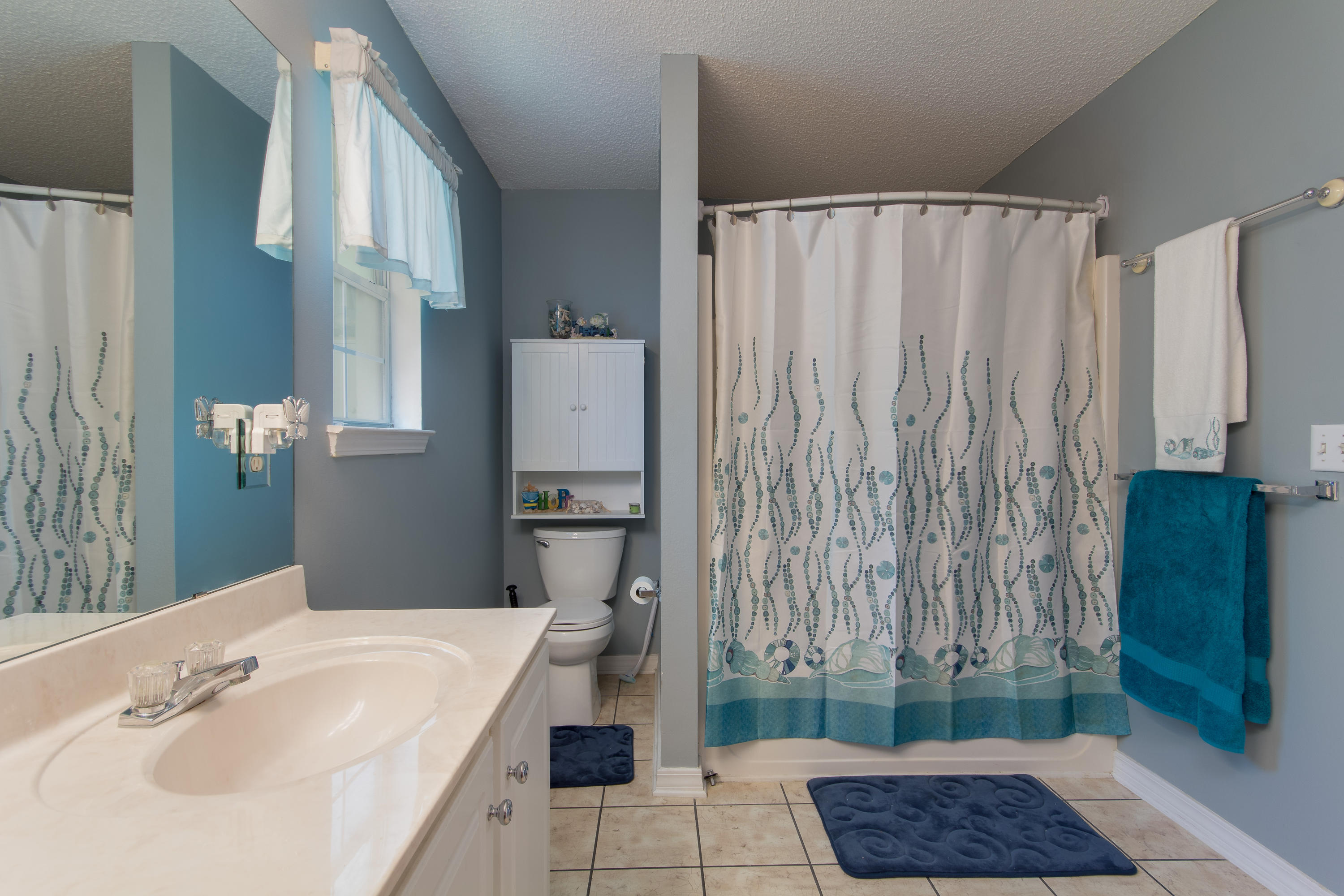 TWIN LAKES ESTATES - Residential