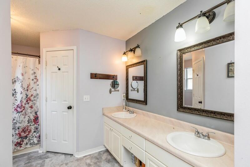 COUNTRYVIEW - Residential