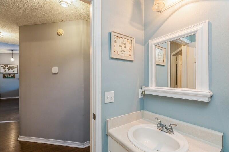 COUNTRYVIEW - Residential