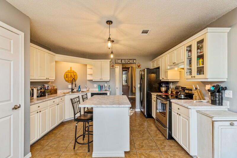 COUNTRYVIEW - Residential