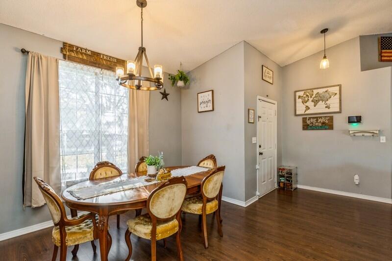 COUNTRYVIEW - Residential