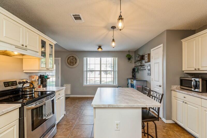 COUNTRYVIEW - Residential