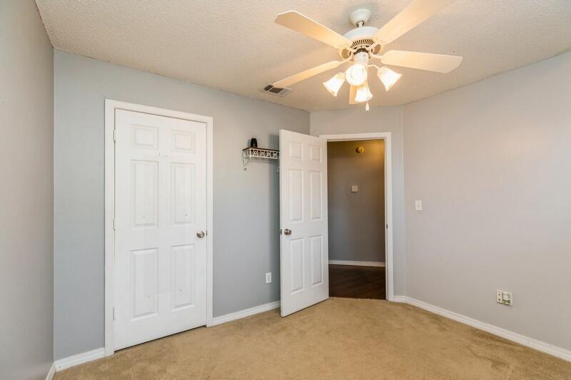 COUNTRYVIEW - Residential