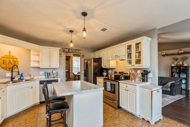 COUNTRYVIEW - Residential