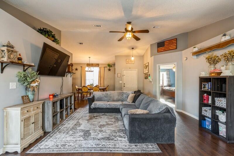 COUNTRYVIEW - Residential