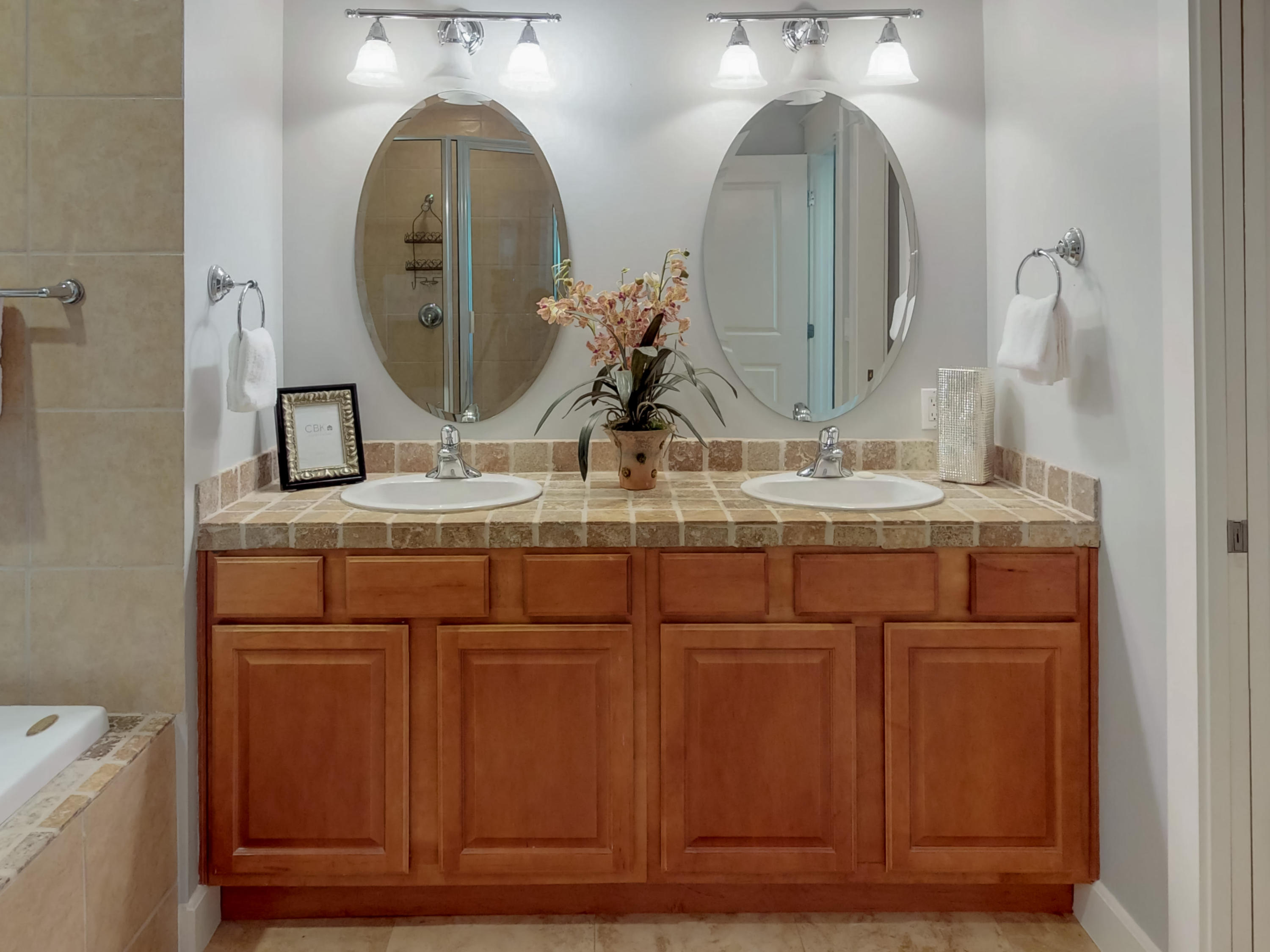 PINE RIDGE VILLAS - Residential