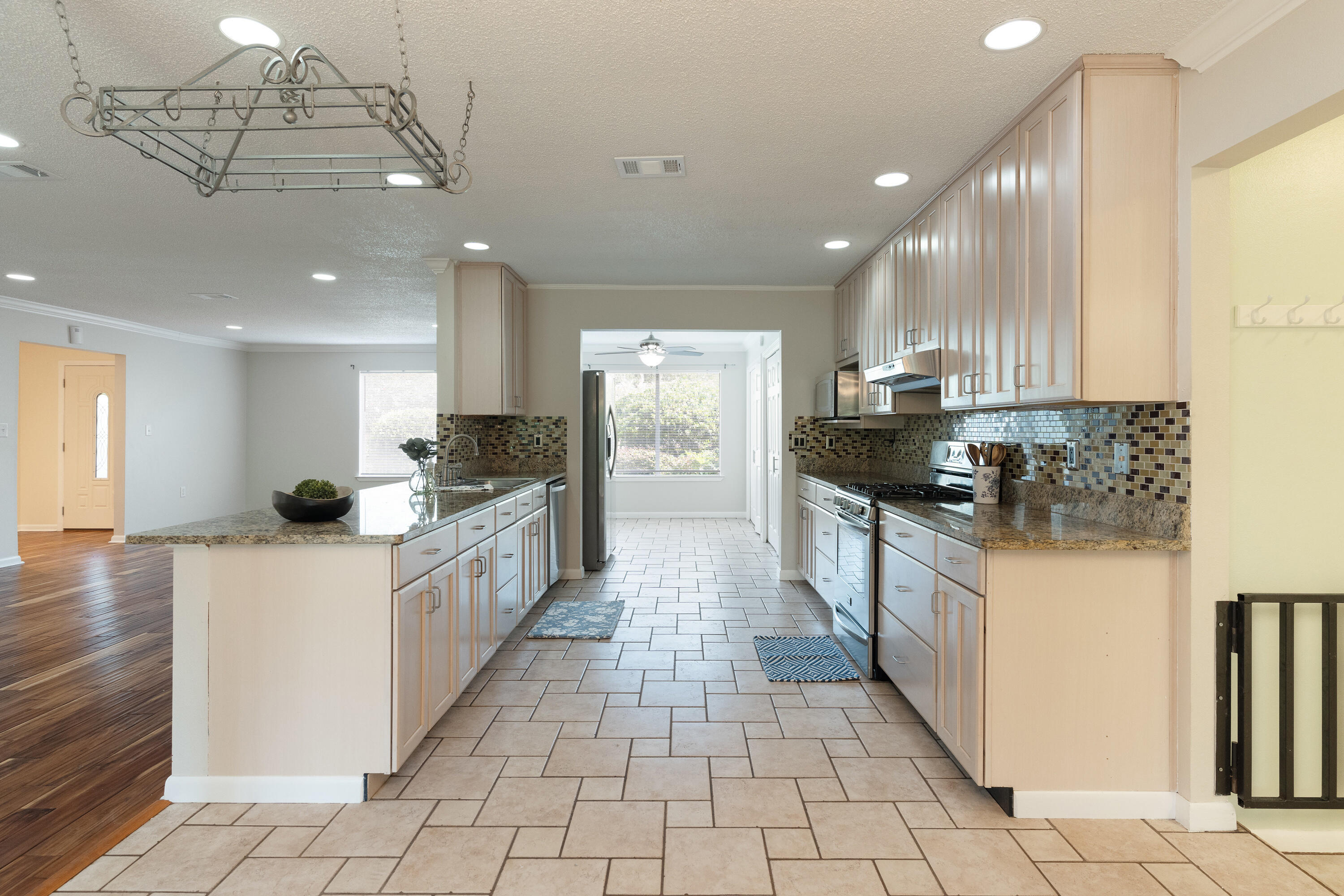 LAKE LORRAINE ESTATES 1 - Residential
