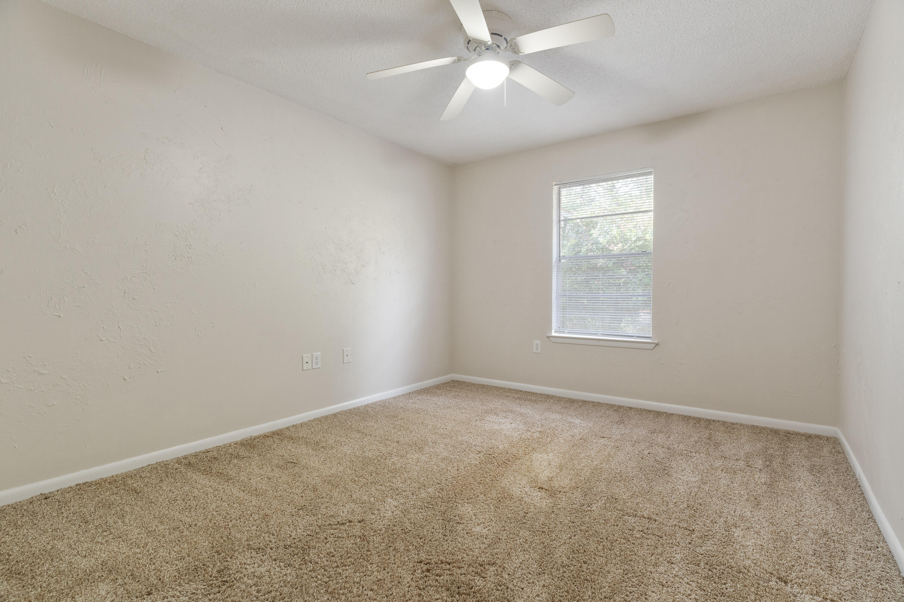 LAKE LORRAINE ESTATES 1 - Residential