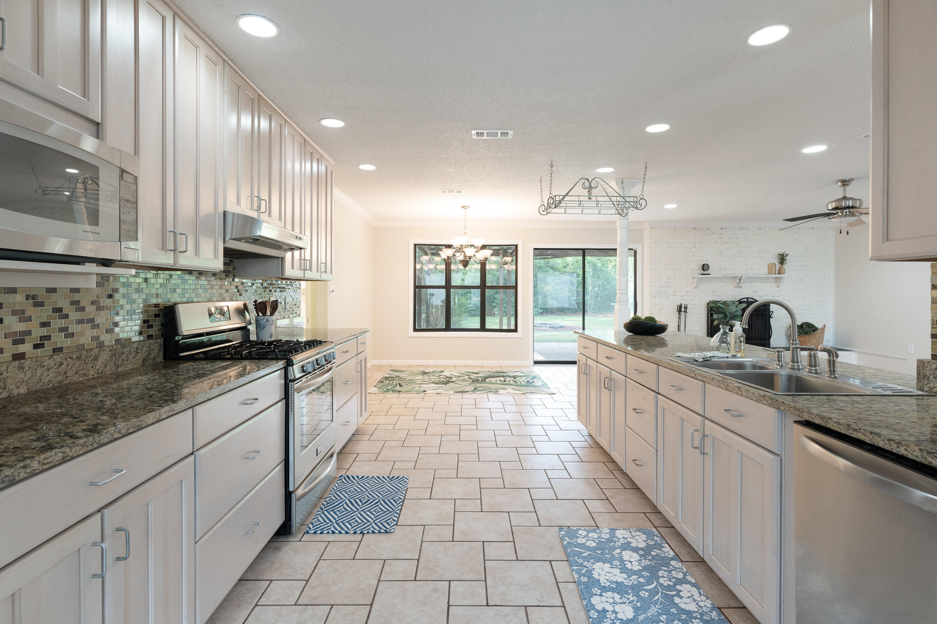 LAKE LORRAINE ESTATES 1 - Residential