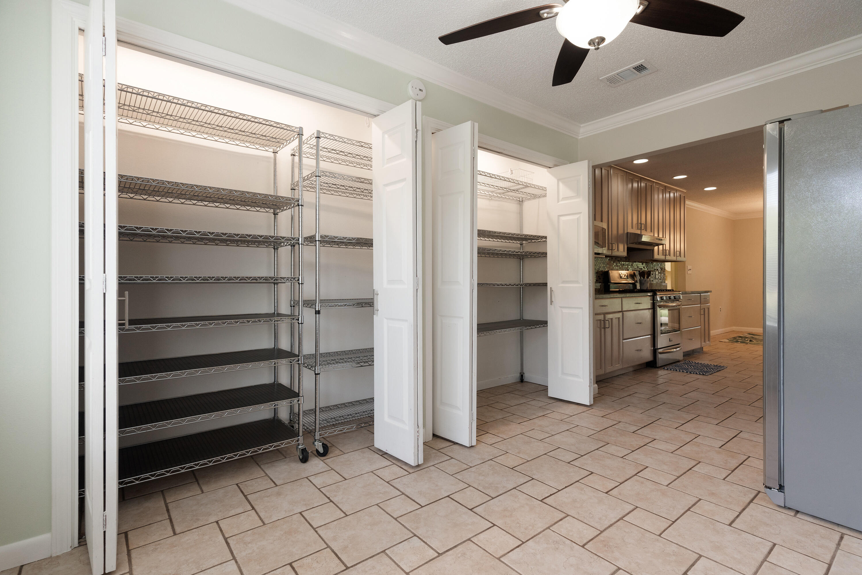 LAKE LORRAINE ESTATES 1 - Residential