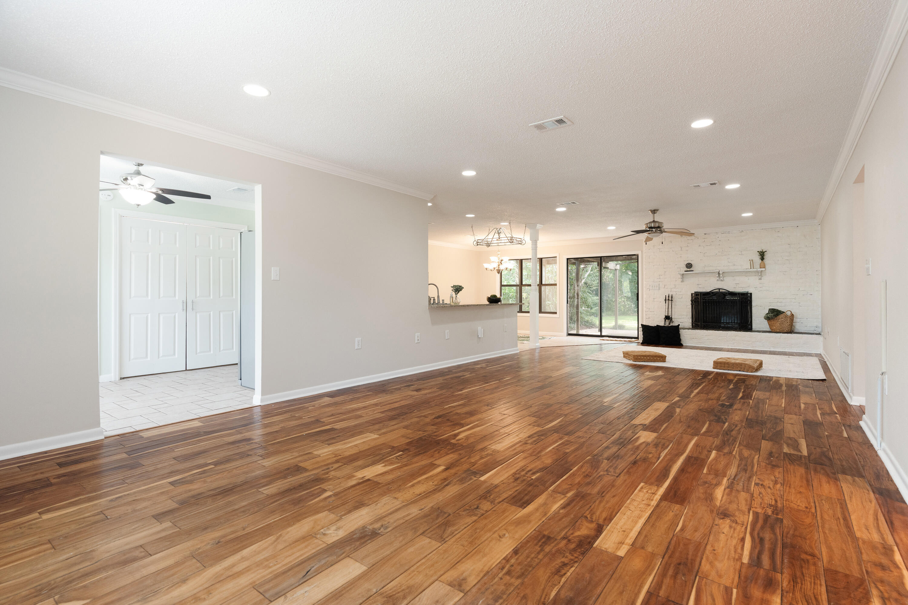 LAKE LORRAINE ESTATES 1 - Residential