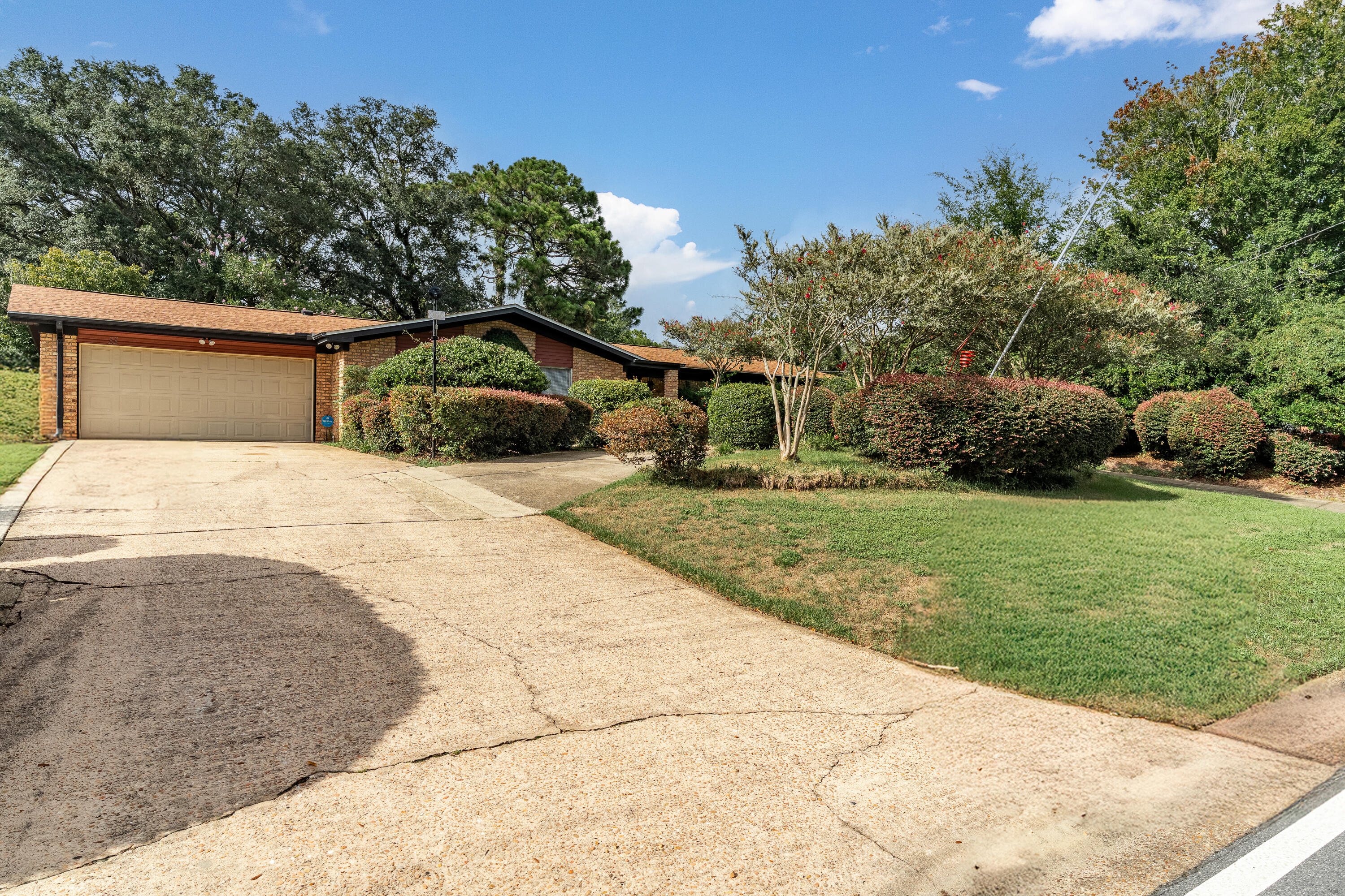 LAKE LORRAINE ESTATES 1 - Residential