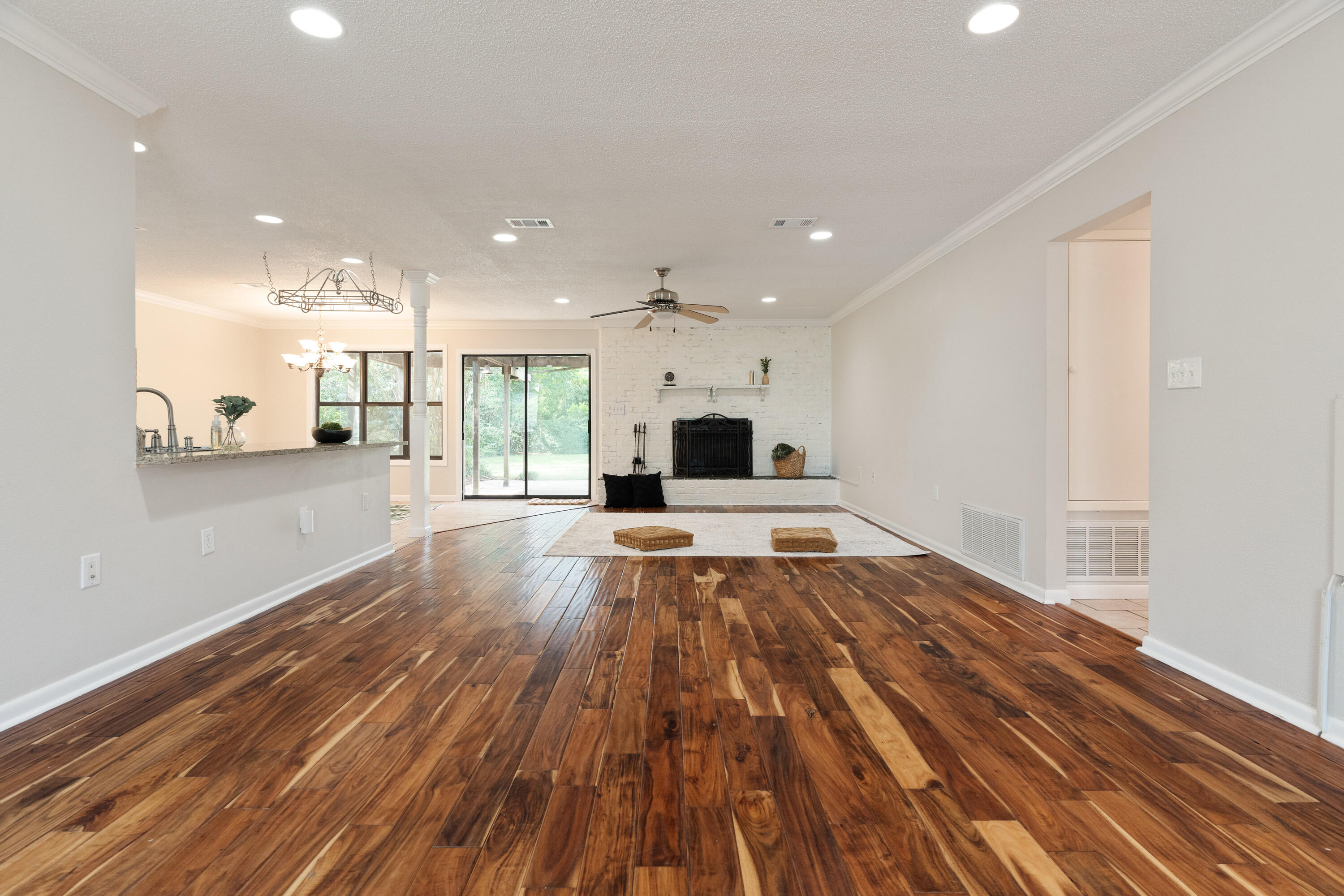 LAKE LORRAINE ESTATES 1 - Residential