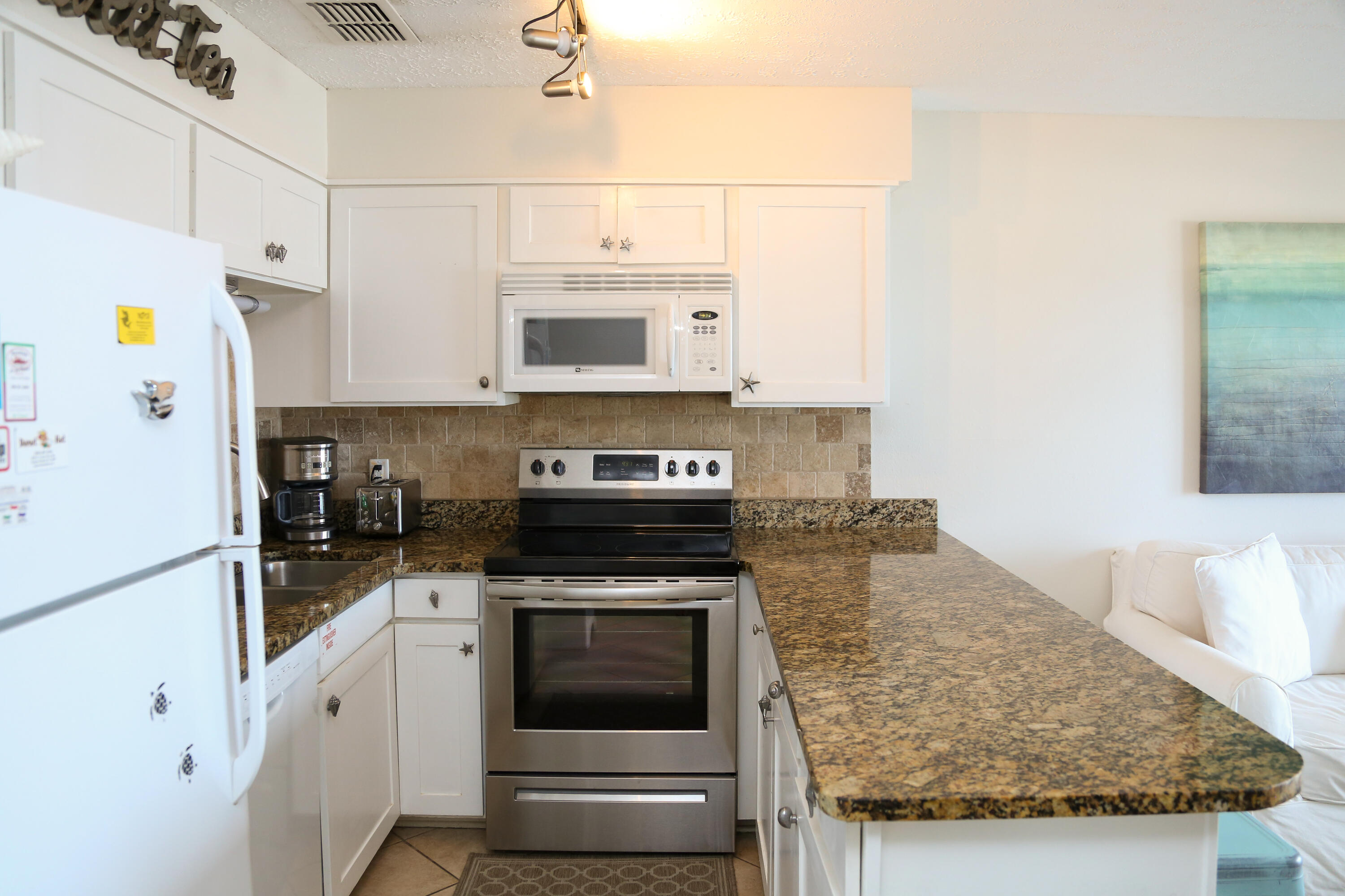 LEEWARD CONDO 2 - Residential
