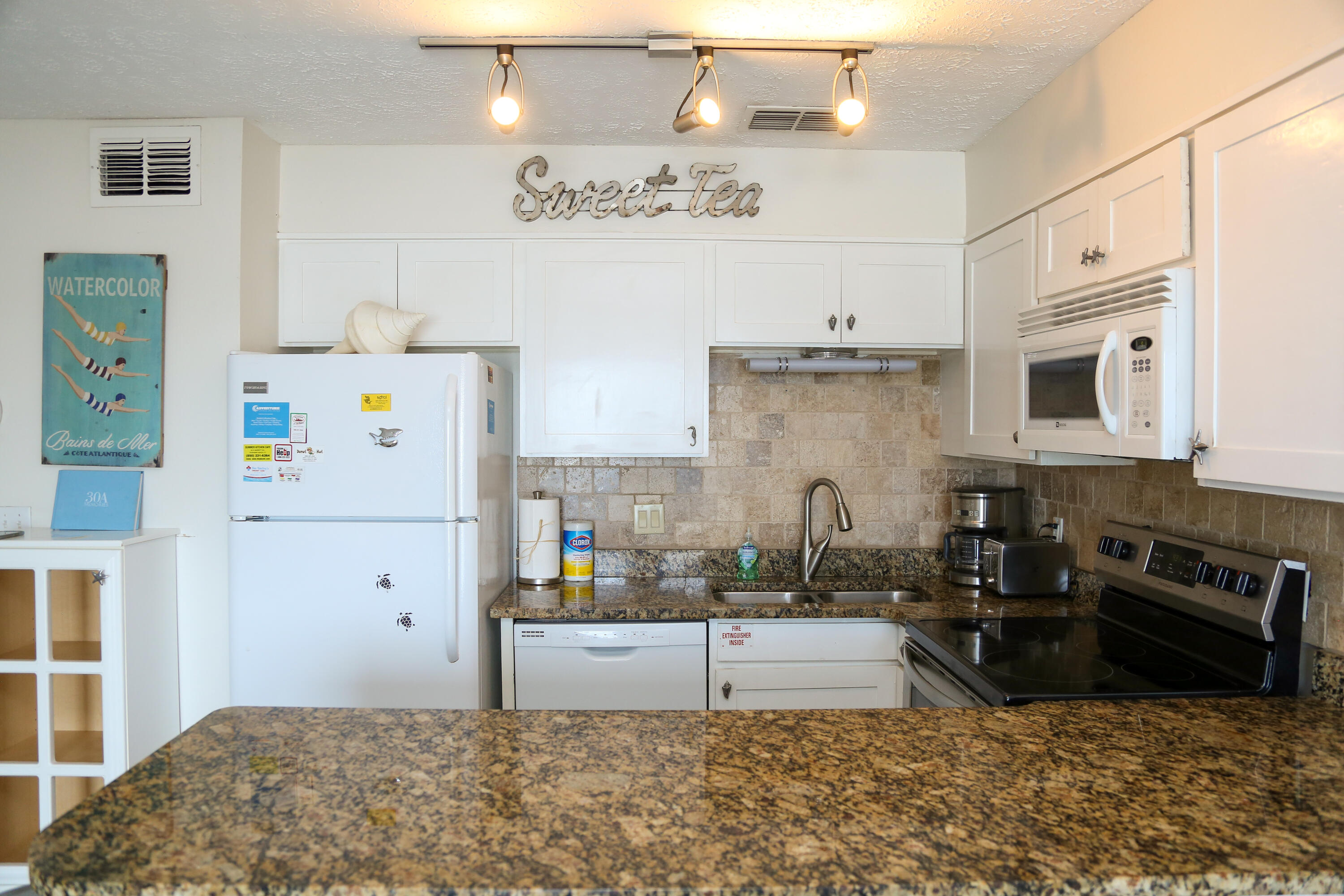 LEEWARD CONDO 2 - Residential