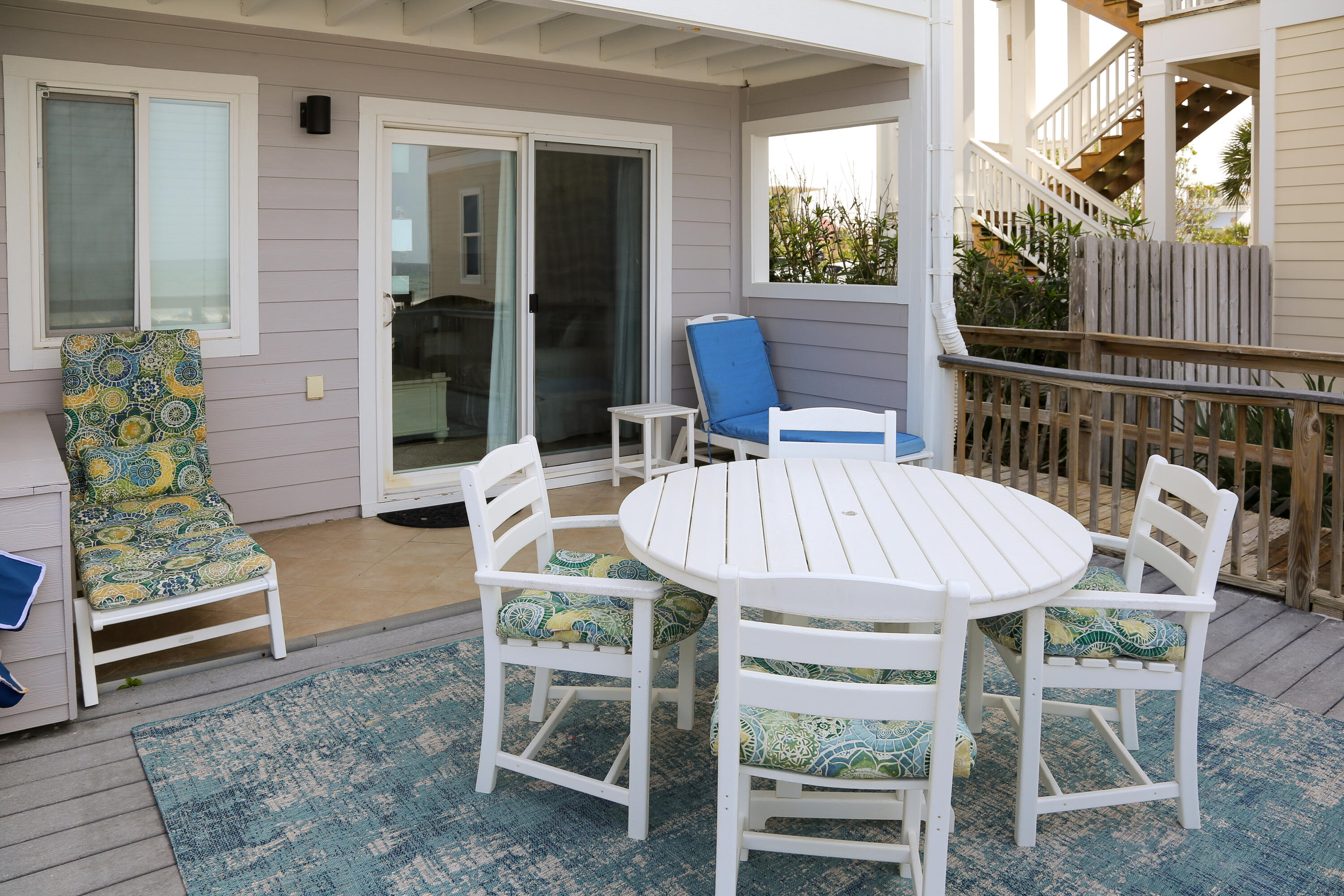 LEEWARD CONDO 2 - Residential