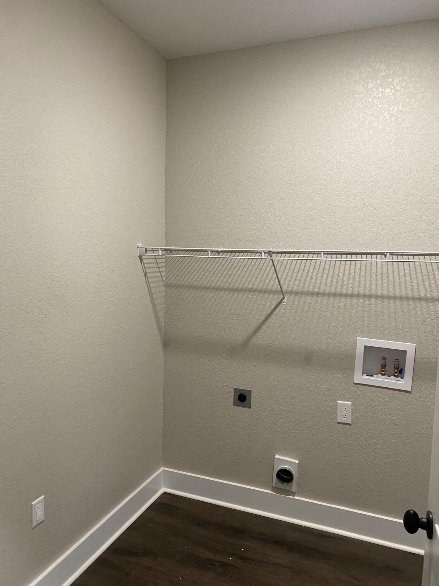 HUNTERS CREEK - Residential