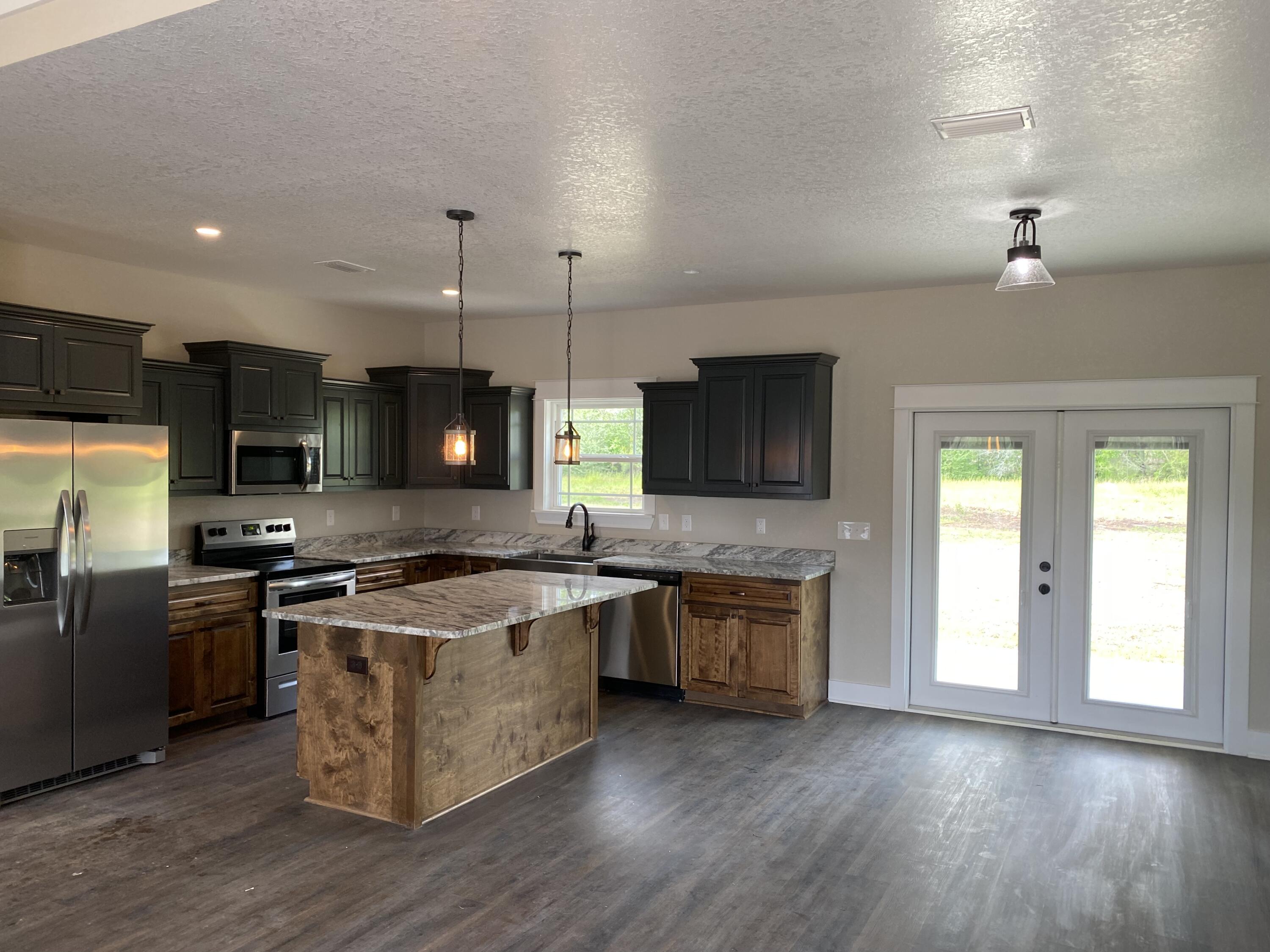 HUNTERS CREEK - Residential