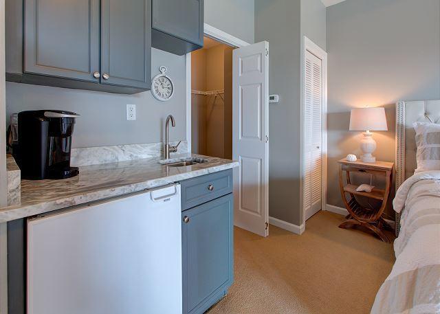 BEACH POINTE T/H - Residential