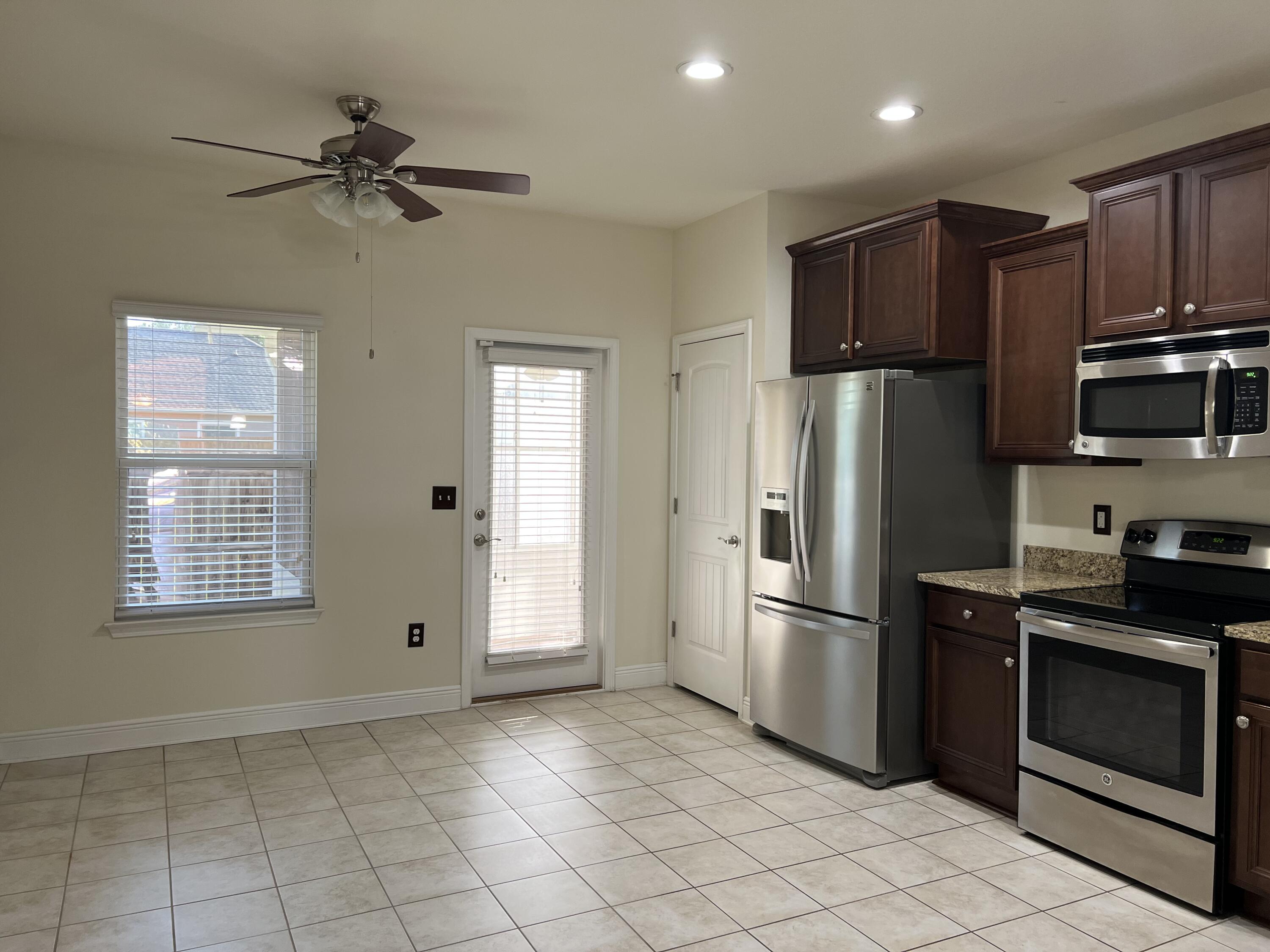 LAGRANGE LANDING - Residential Lease