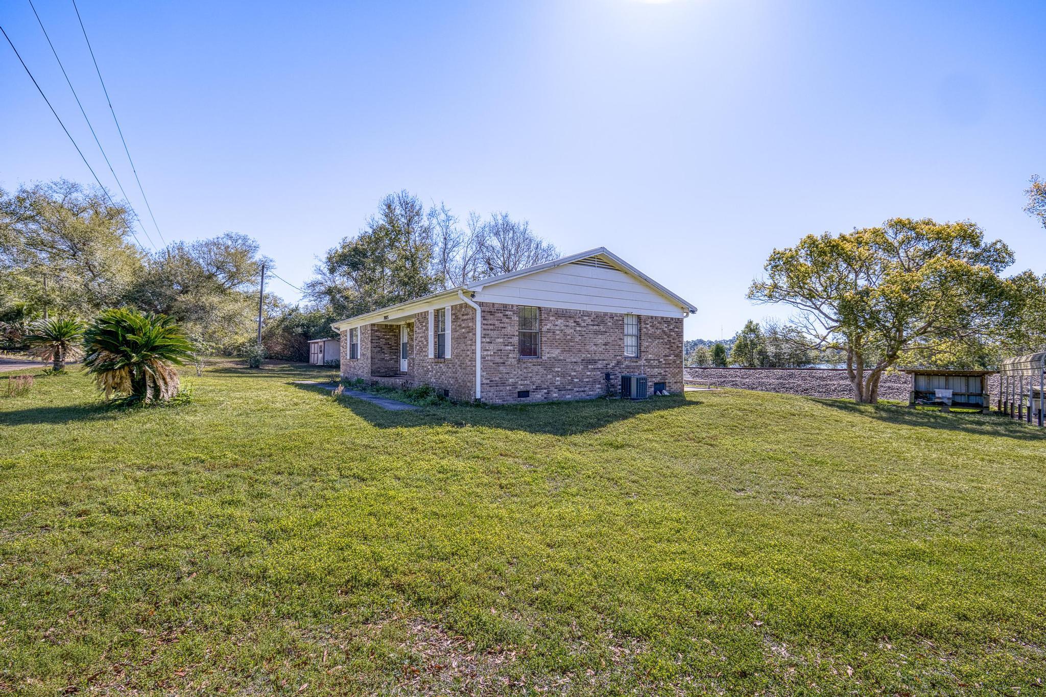 MILTON COURTS - Residential