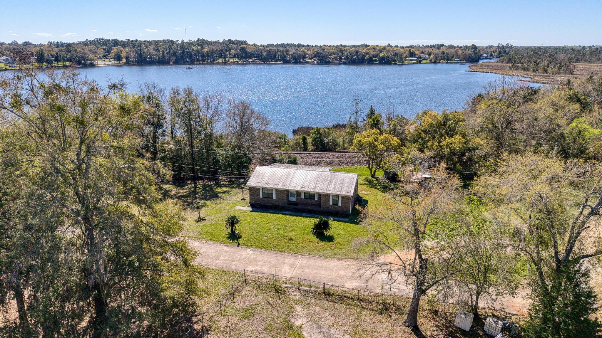 MILTON COURTS - Residential