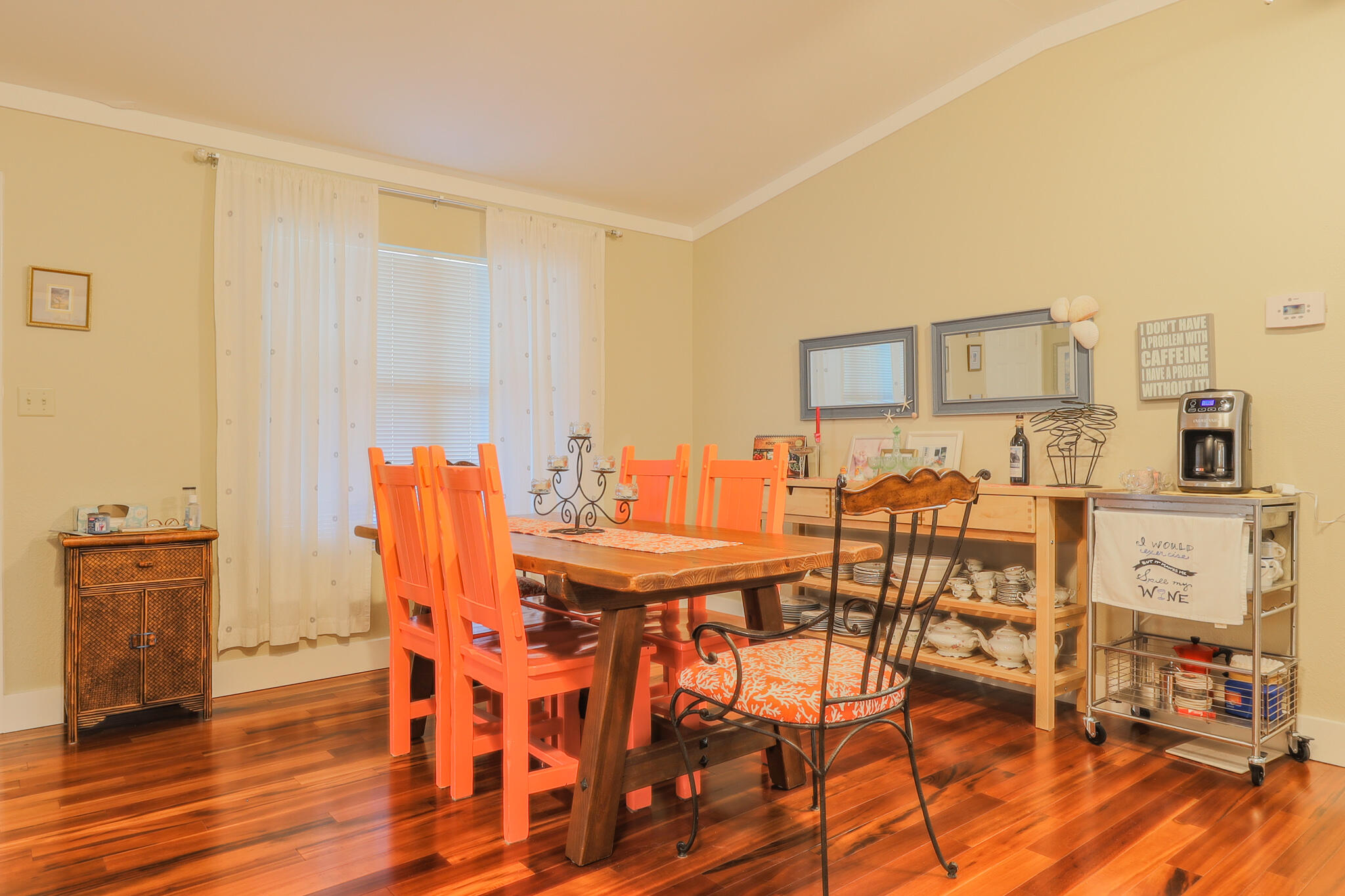 MILTON COURTS - Residential