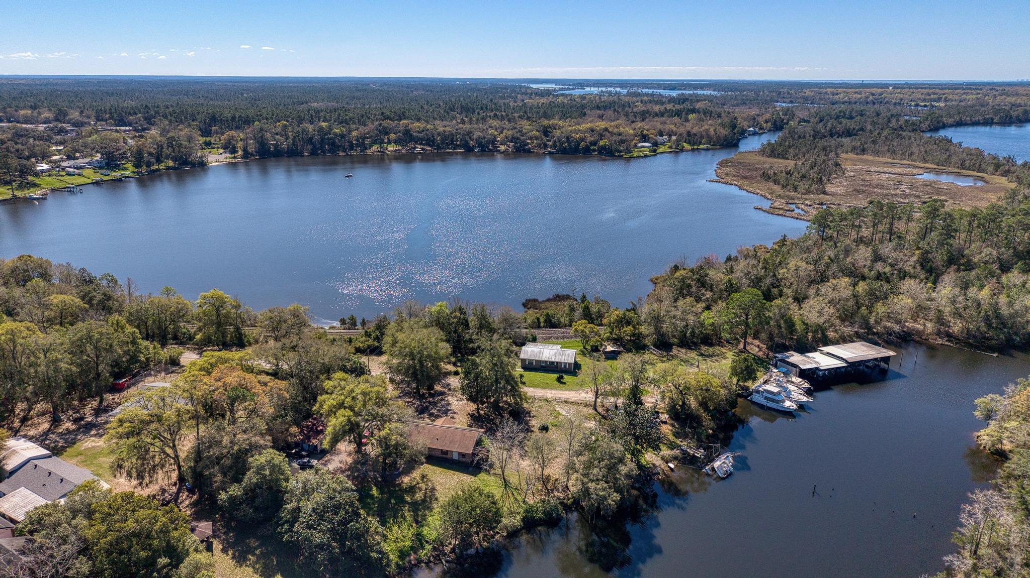 MILTON COURTS - Residential