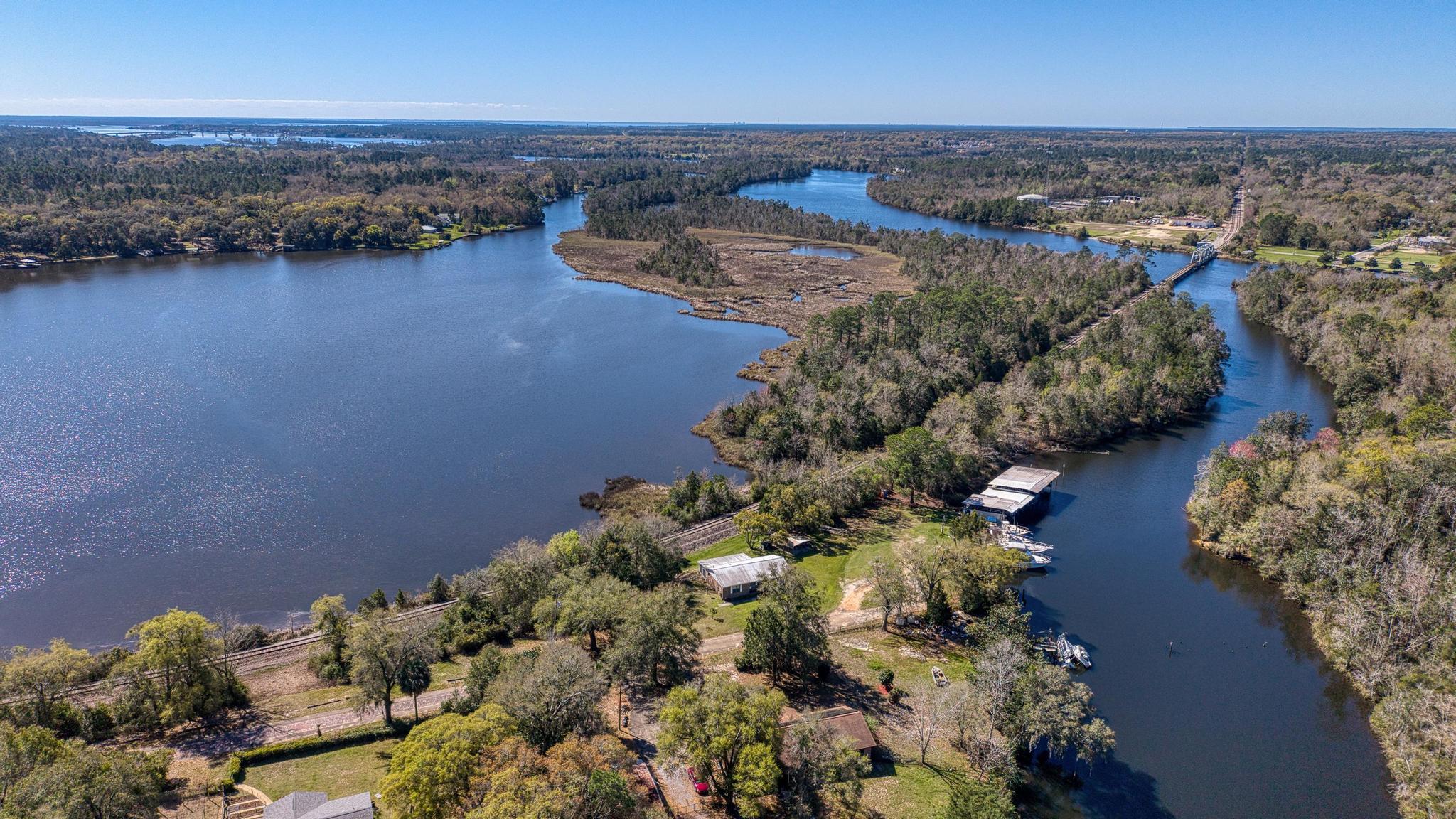 MILTON COURTS - Residential