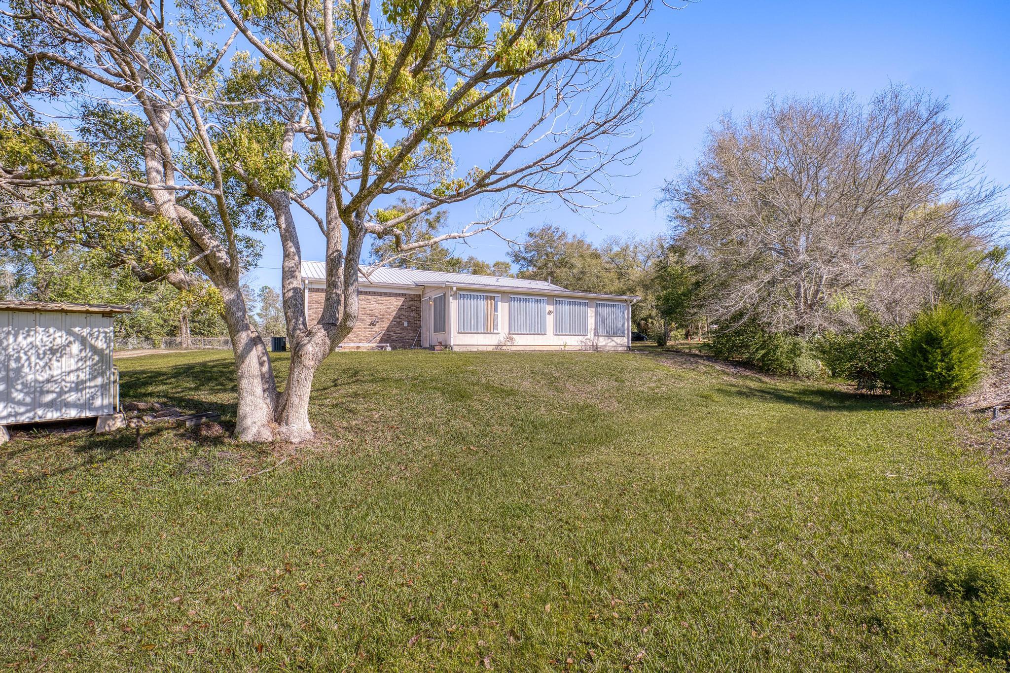 MILTON COURTS - Residential