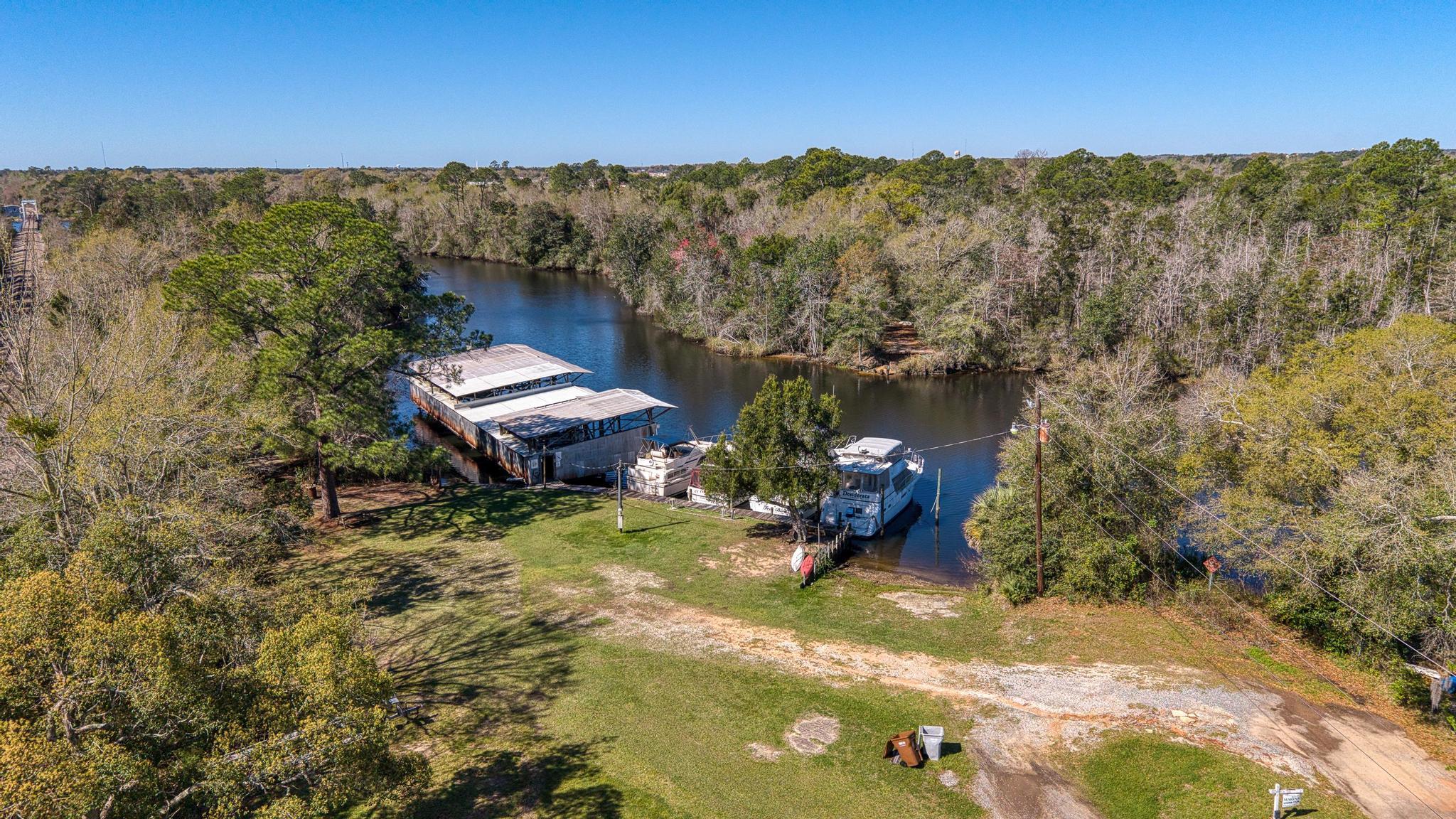 MILTON COURTS - Residential