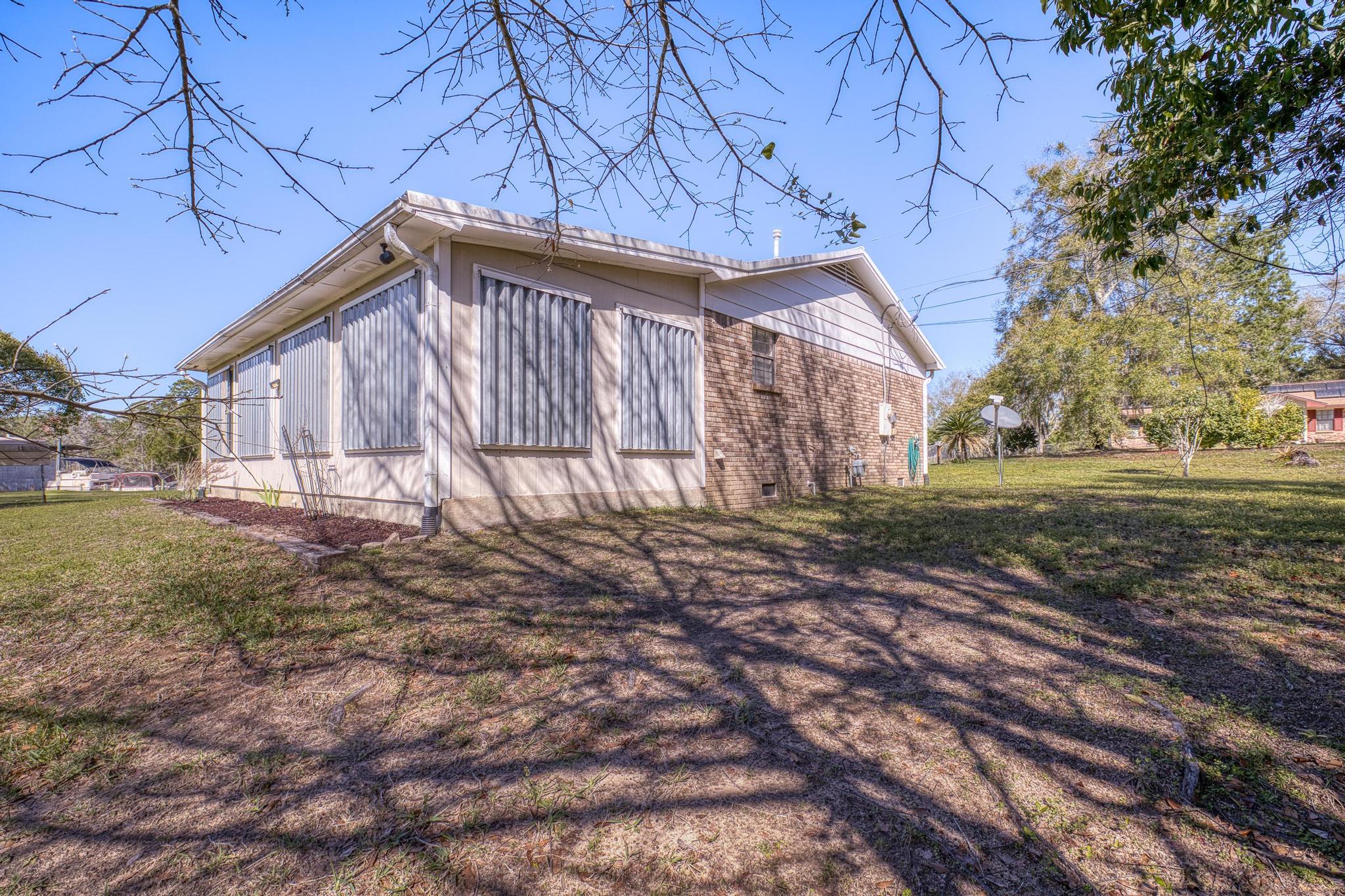 MILTON COURTS - Residential