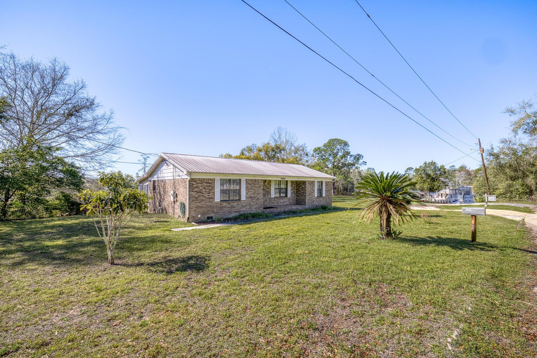 MILTON COURTS - Residential