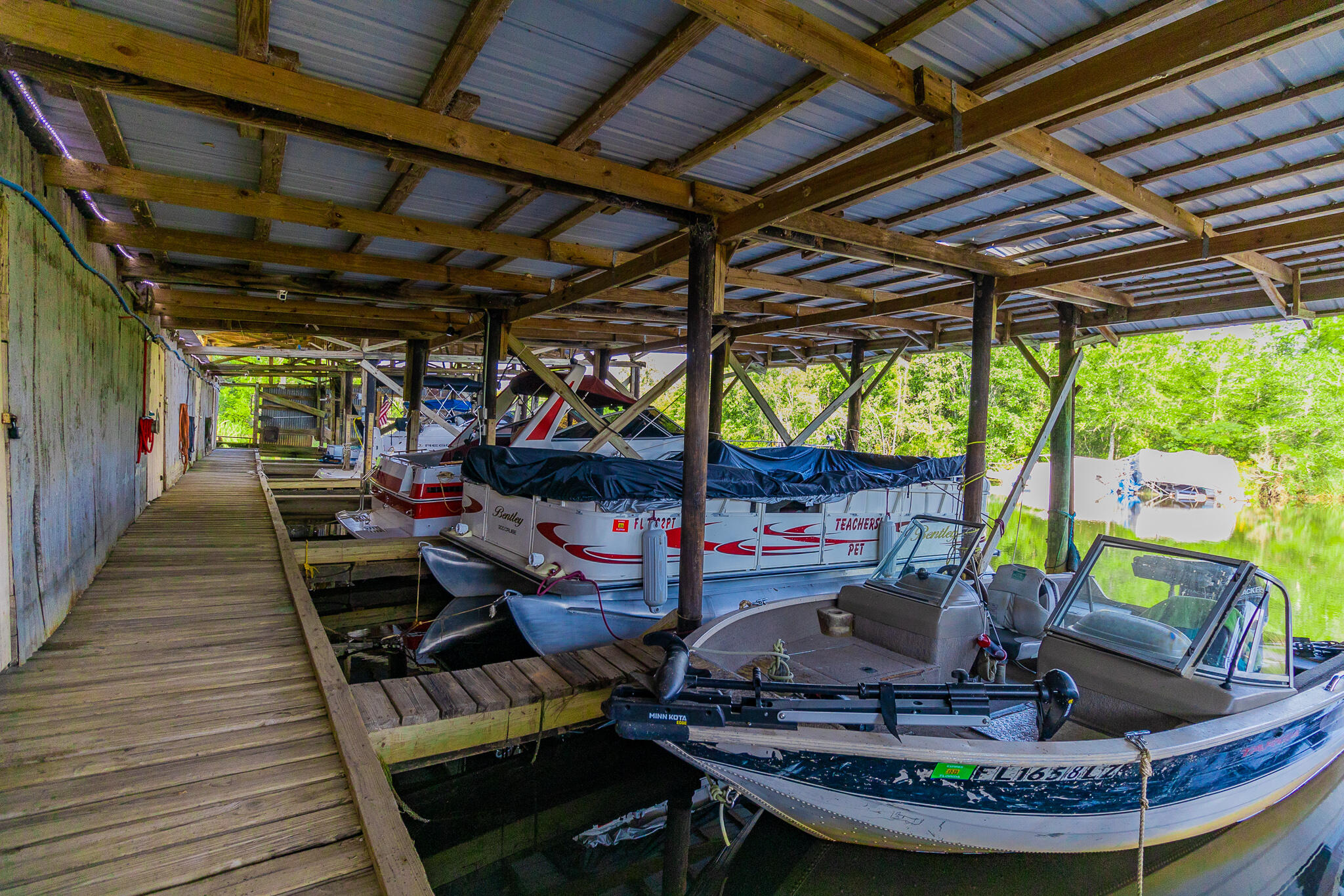 MILTON COURTS - Residential