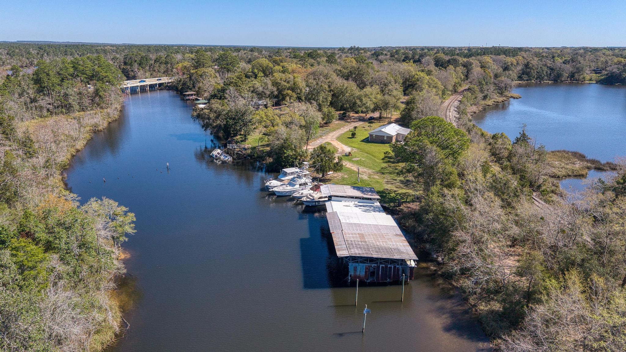 MILTON COURTS - Residential