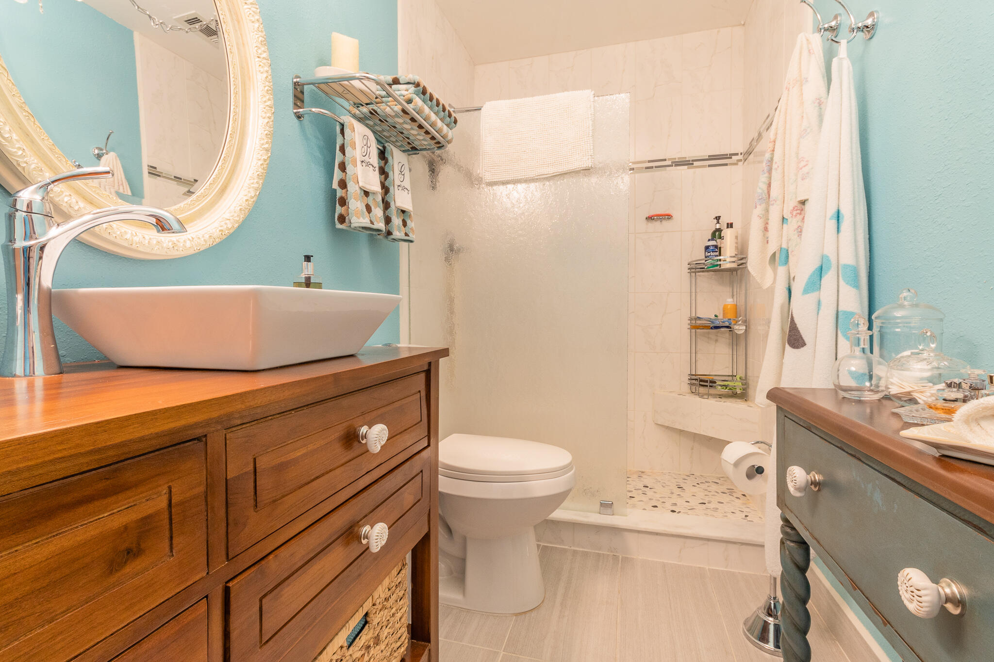 MILTON COURTS - Residential