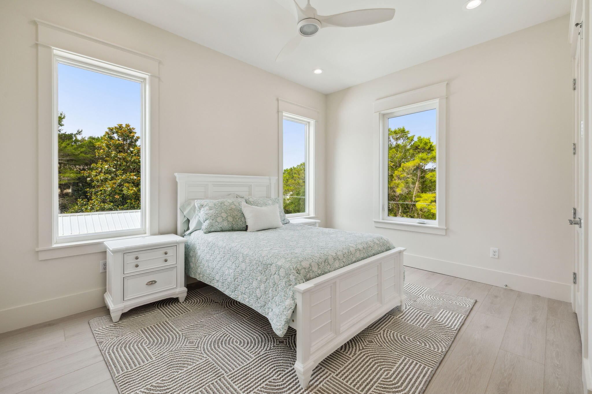 EASTERN LAKE S/D - Residential