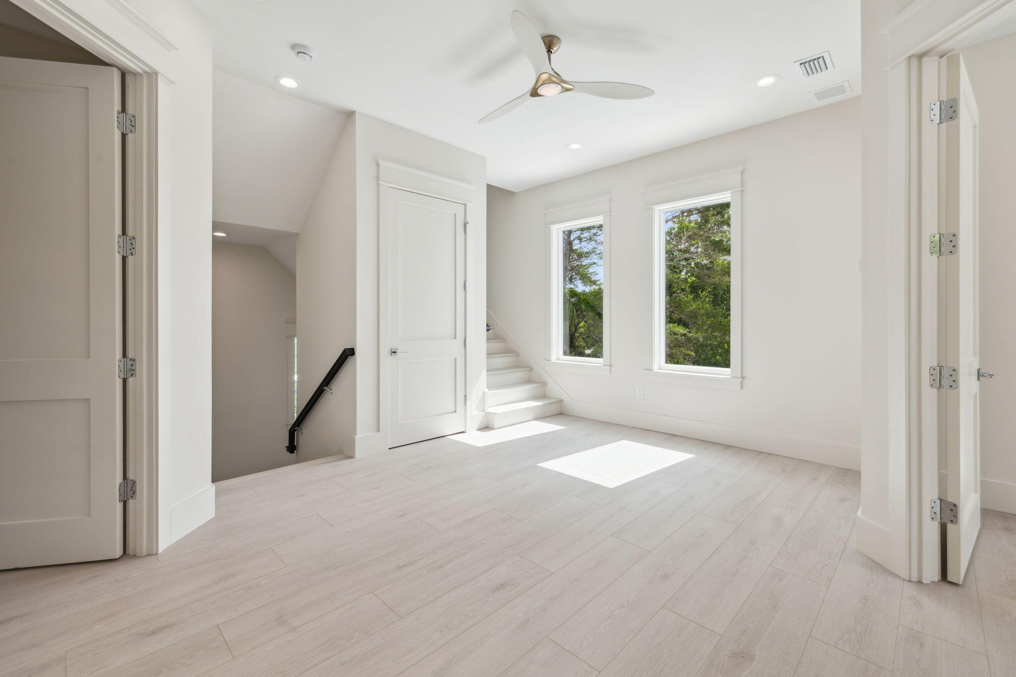 EASTERN LAKE S/D - Residential