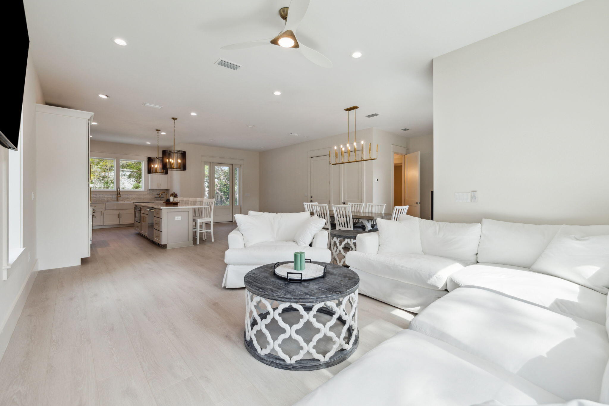 EASTERN LAKE S/D - Residential