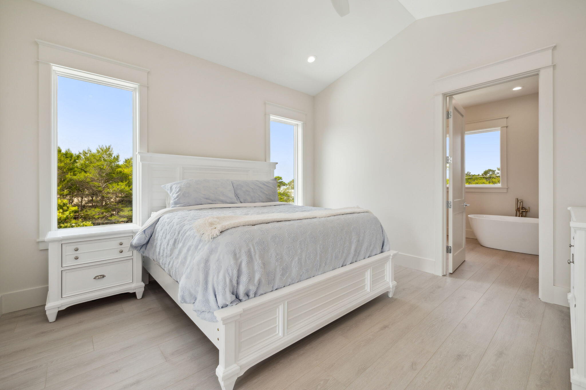 EASTERN LAKE S/D - Residential