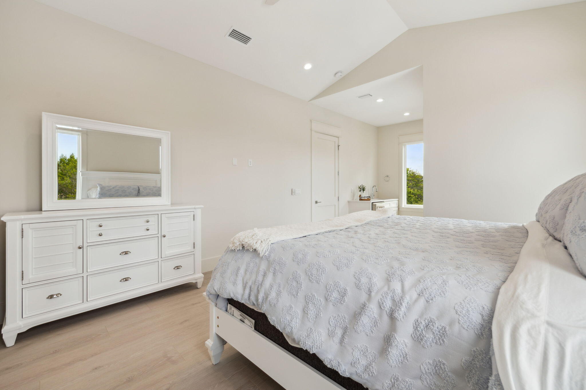 EASTERN LAKE S/D - Residential