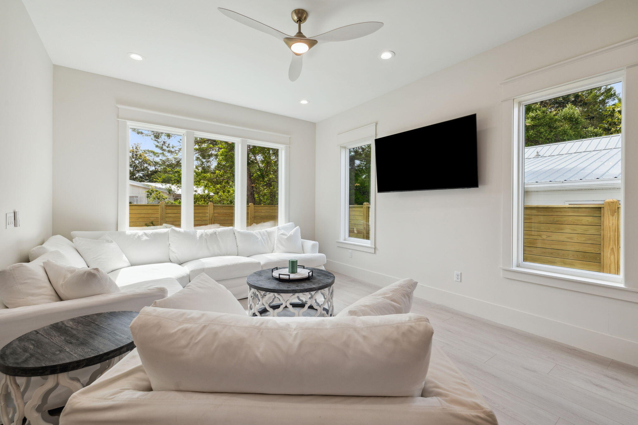 EASTERN LAKE S/D - Residential