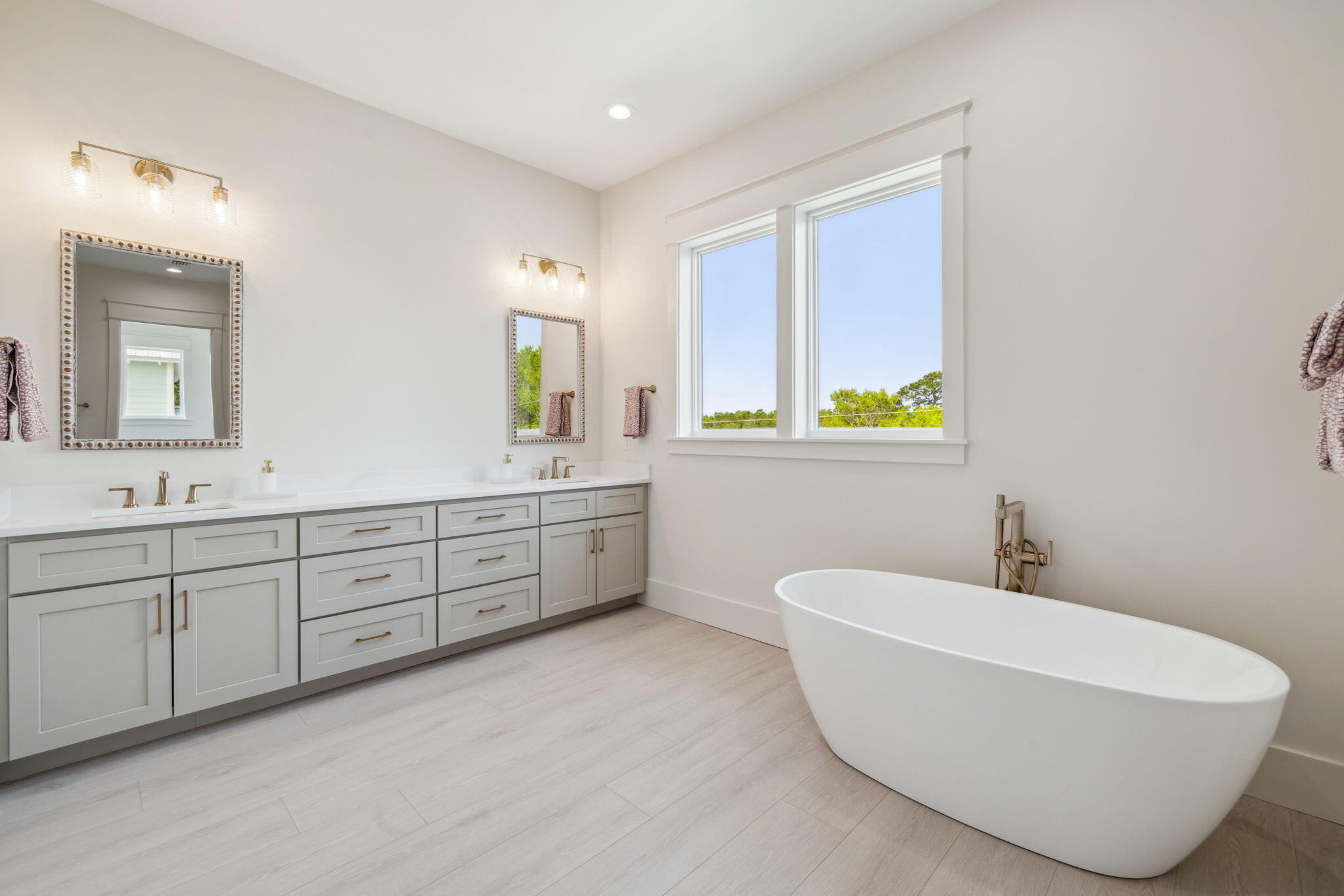 EASTERN LAKE S/D - Residential