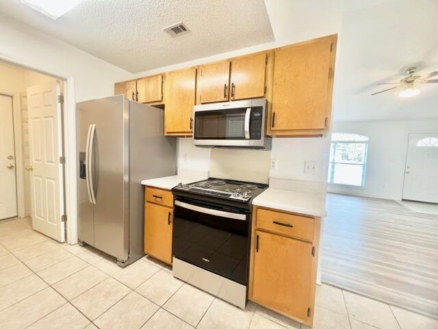 SOUTH POINTE ESTATES - Residential Lease