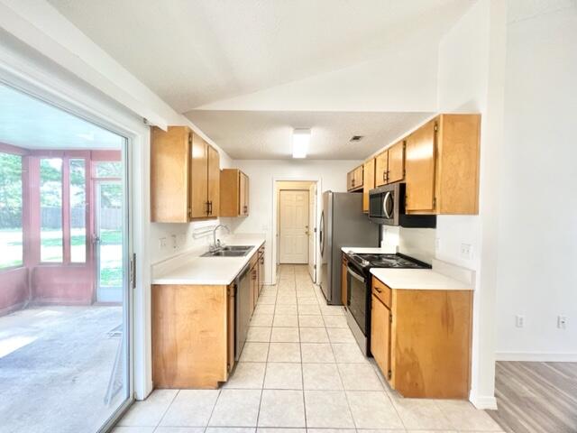 SOUTH POINTE ESTATES - Residential Lease