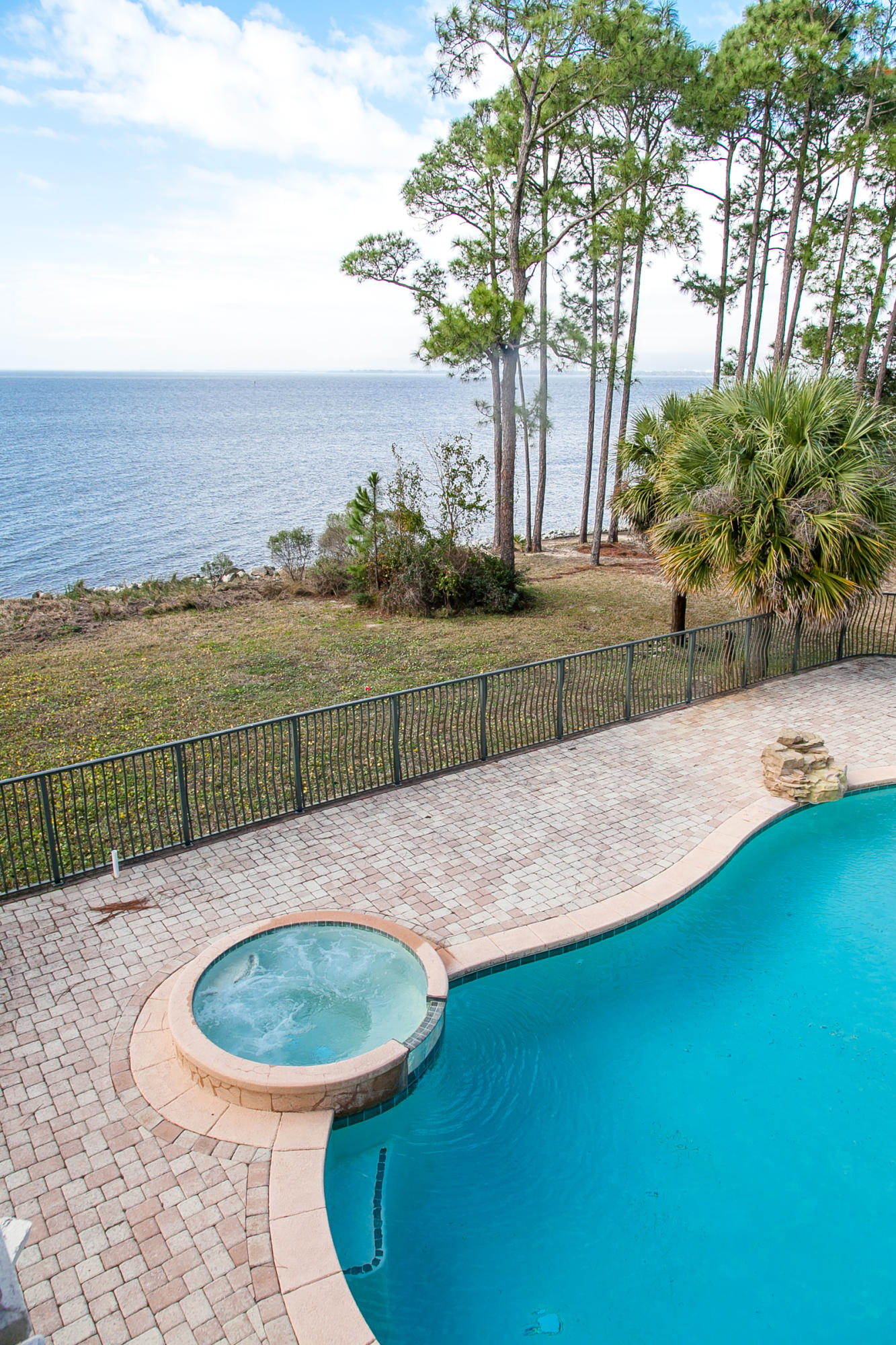 RAINTREE ESTATES - Residential