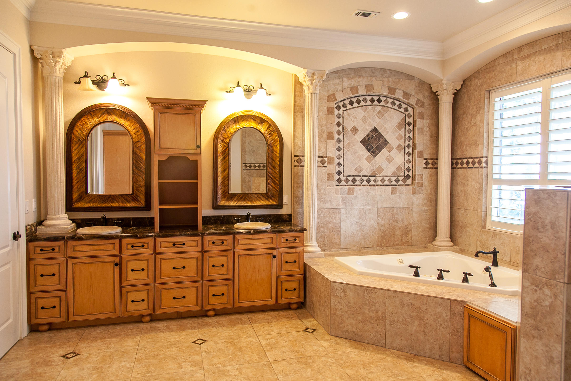 RAINTREE ESTATES - Residential